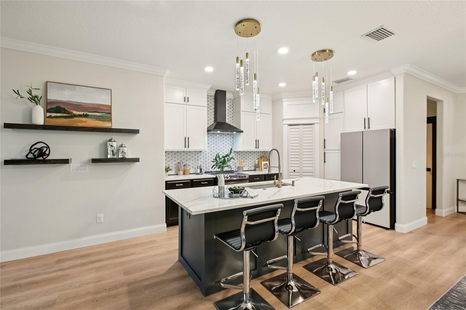 Image 9 of 67 For 1555 Ludington Avenue