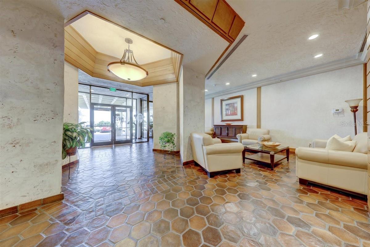 Image 25 of 32 For 400 Island Way 308