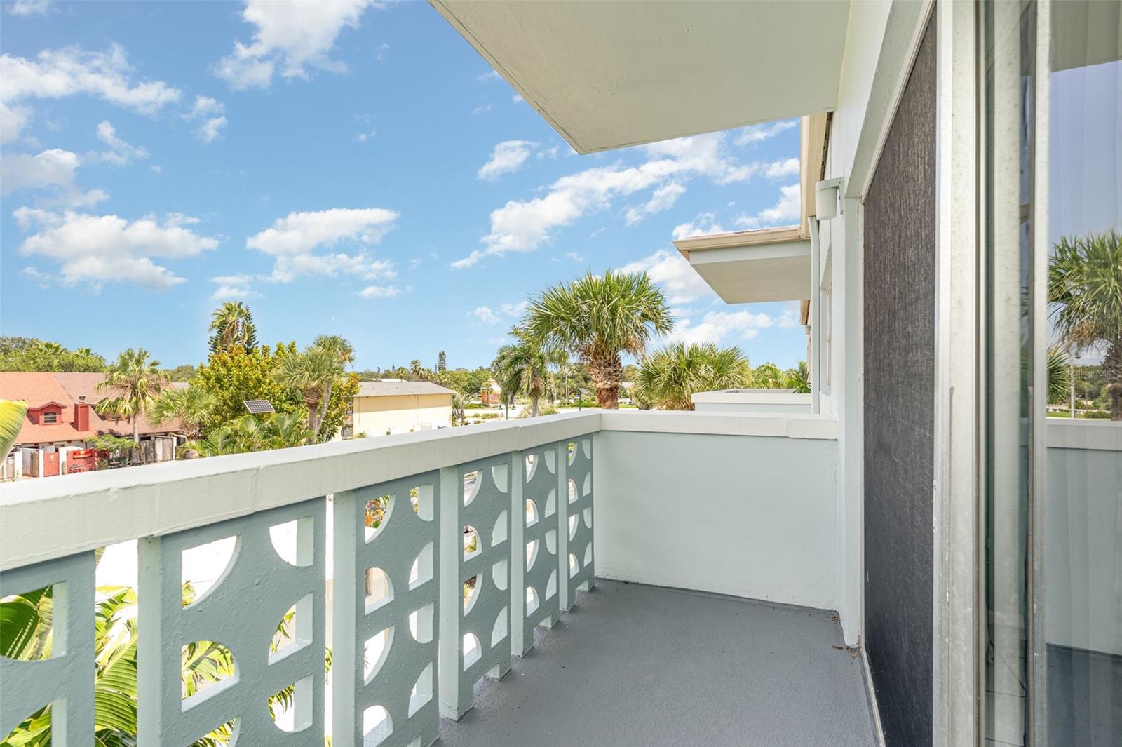 Image 4 of 12 For 221 Columbia Drive 342