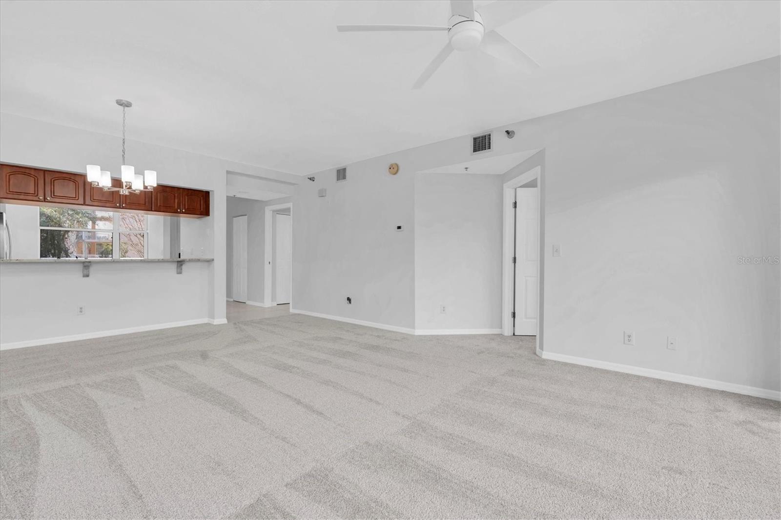 Image 11 of 41 For 6251 Shoreline Drive 2105