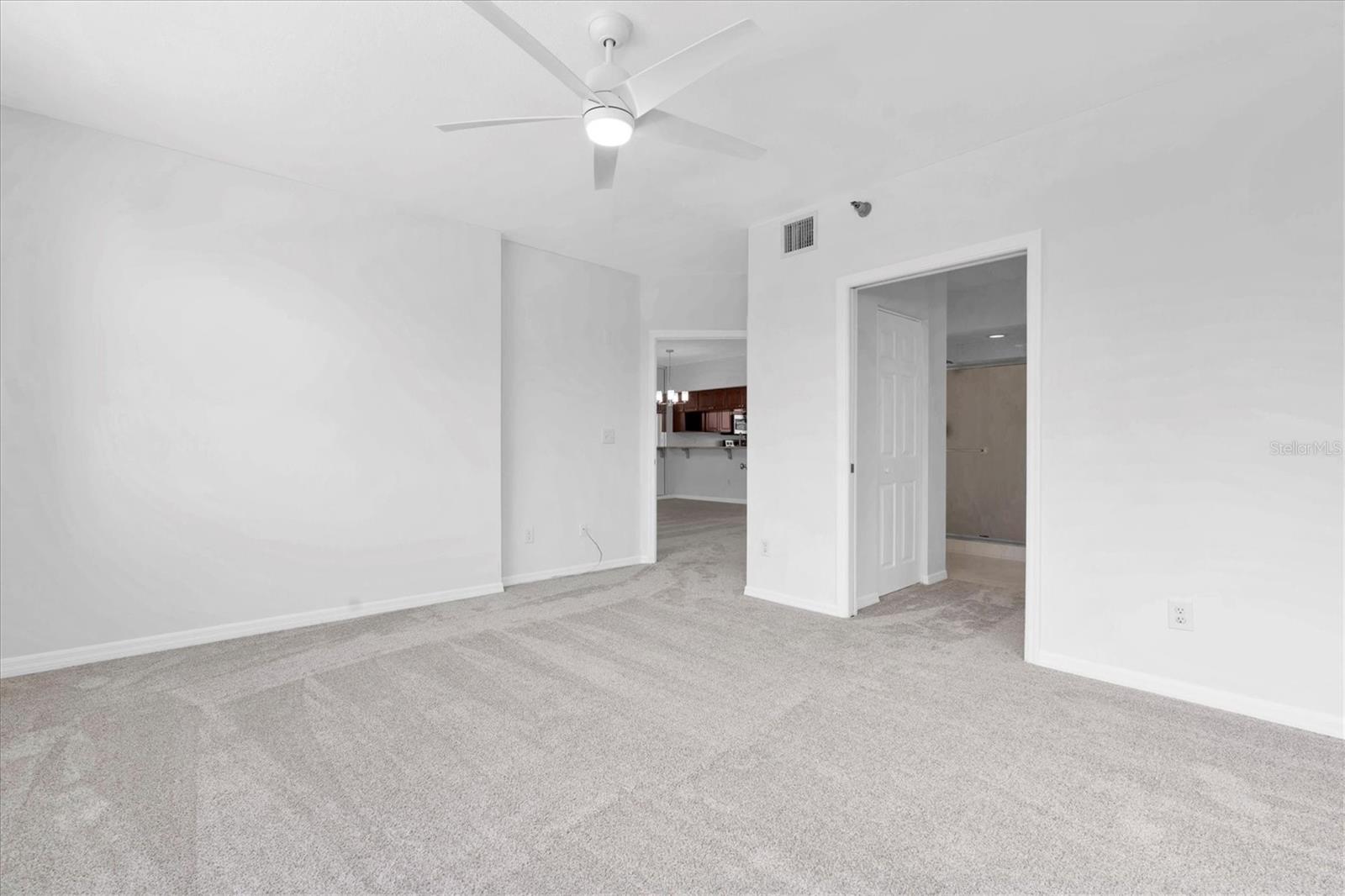 Image 16 of 41 For 6251 Shoreline Drive 2105