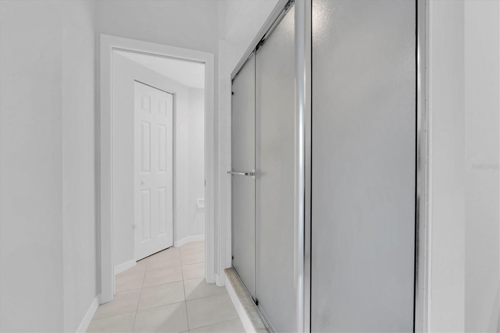 Image 19 of 41 For 6251 Shoreline Drive 2105