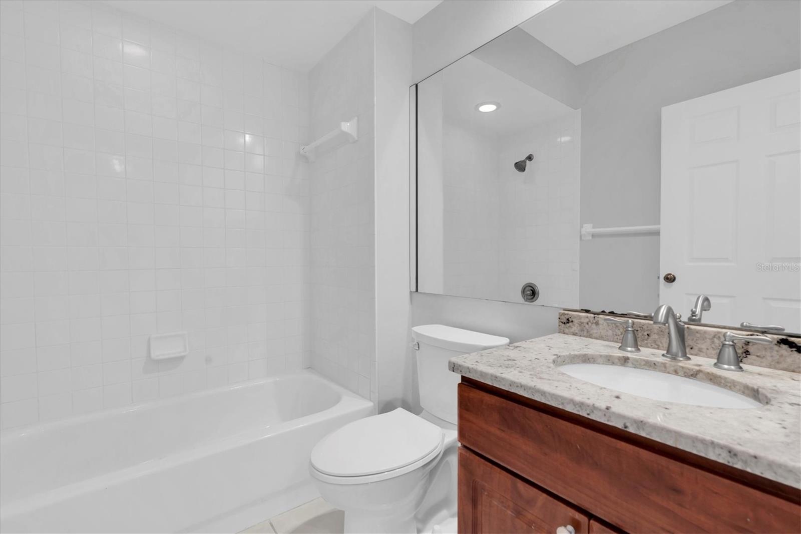 Image 23 of 41 For 6251 Shoreline Drive 2105