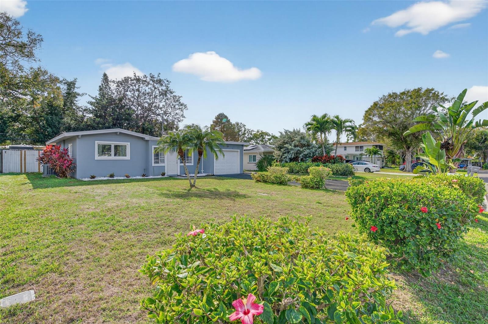 Image 2 of 63 For 1913 Ridgewood Drive