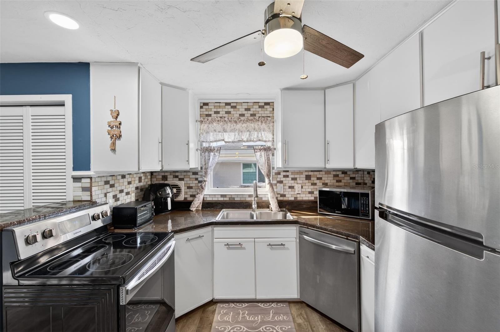 Image 23 of 63 For 1913 Ridgewood Drive