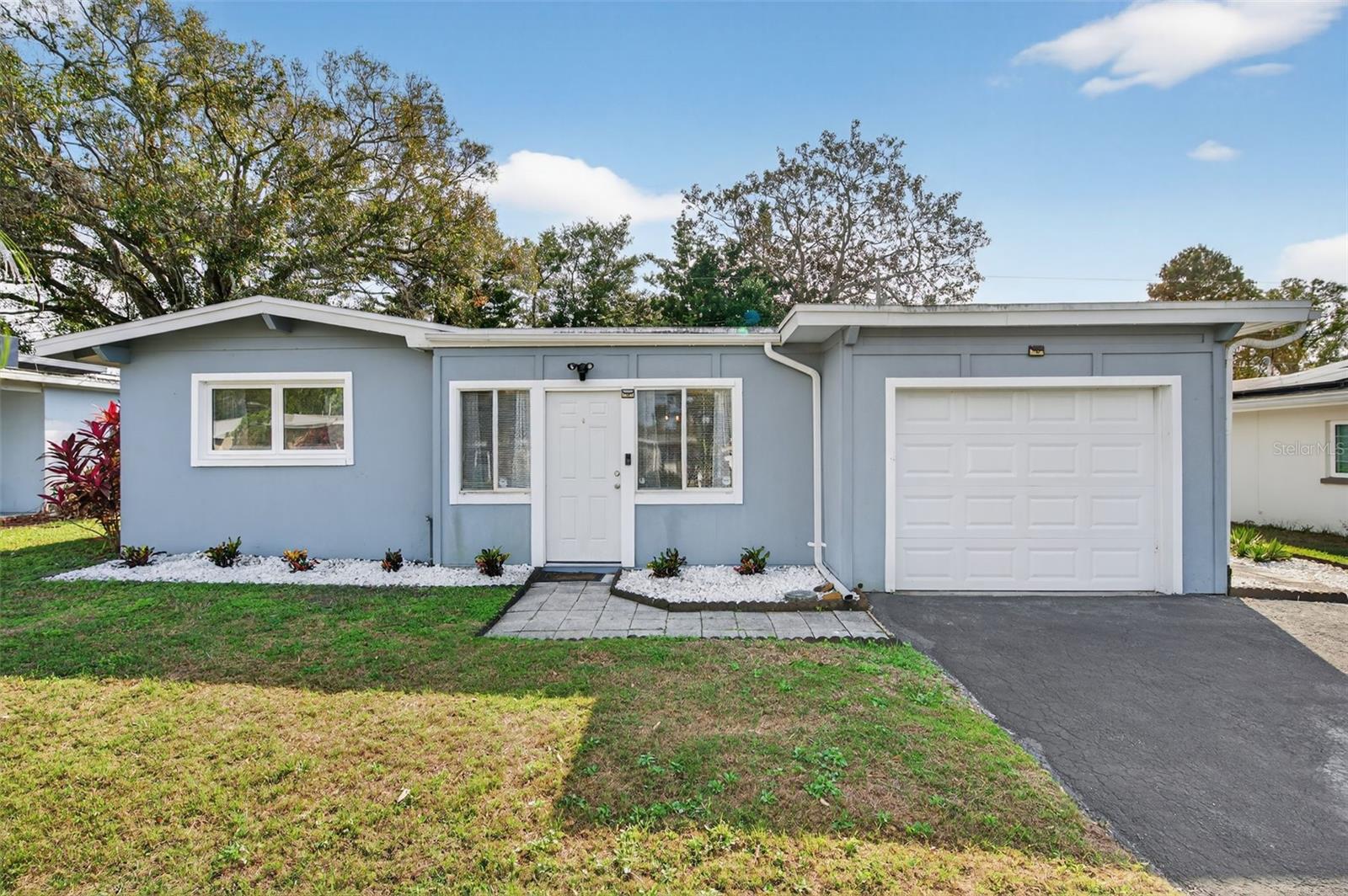 Image 3 of 63 For 1913 Ridgewood Drive