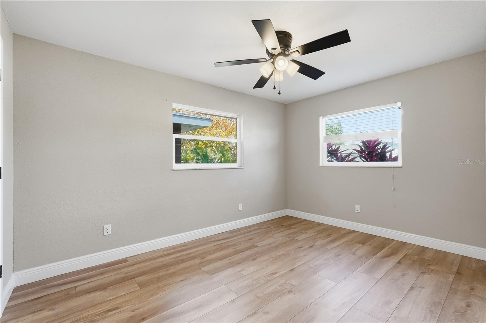 Image 10 of 25 For 1803 Elmwood Drive