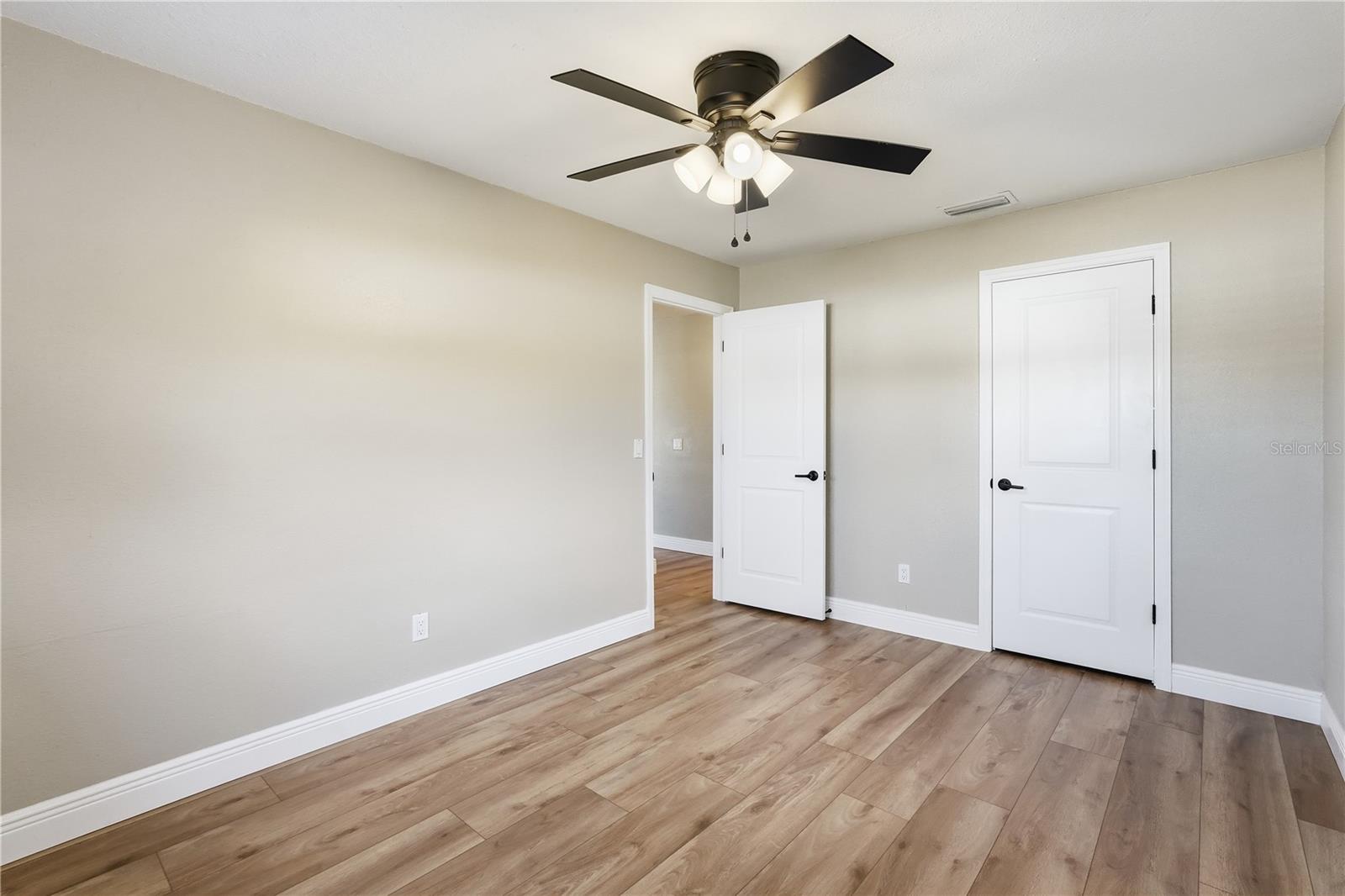 Image 11 of 25 For 1803 Elmwood Drive