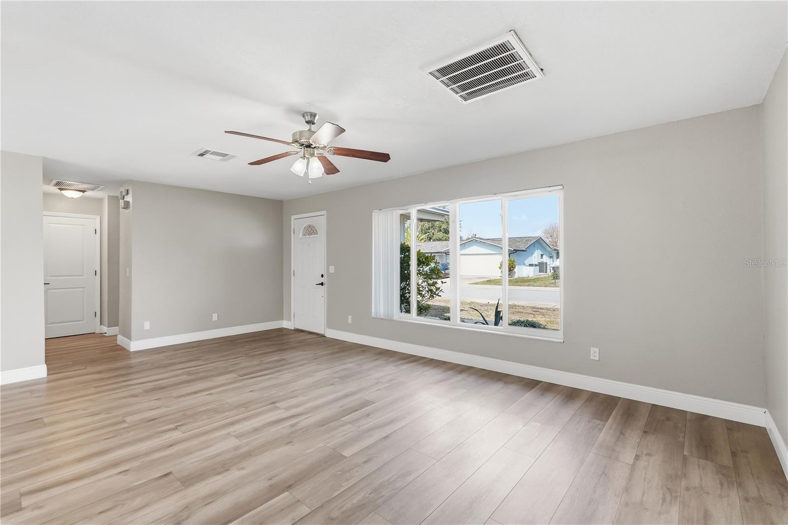 Image 4 of 25 For 1803 Elmwood Drive