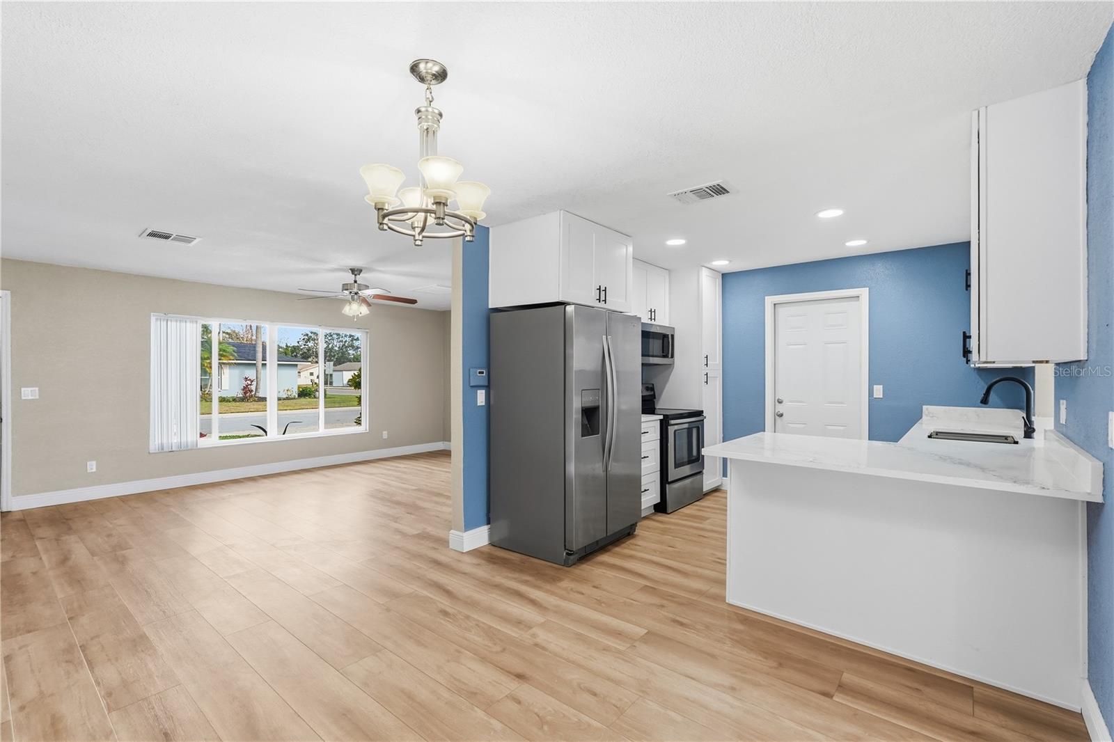 Image 5 of 25 For 1803 Elmwood Drive