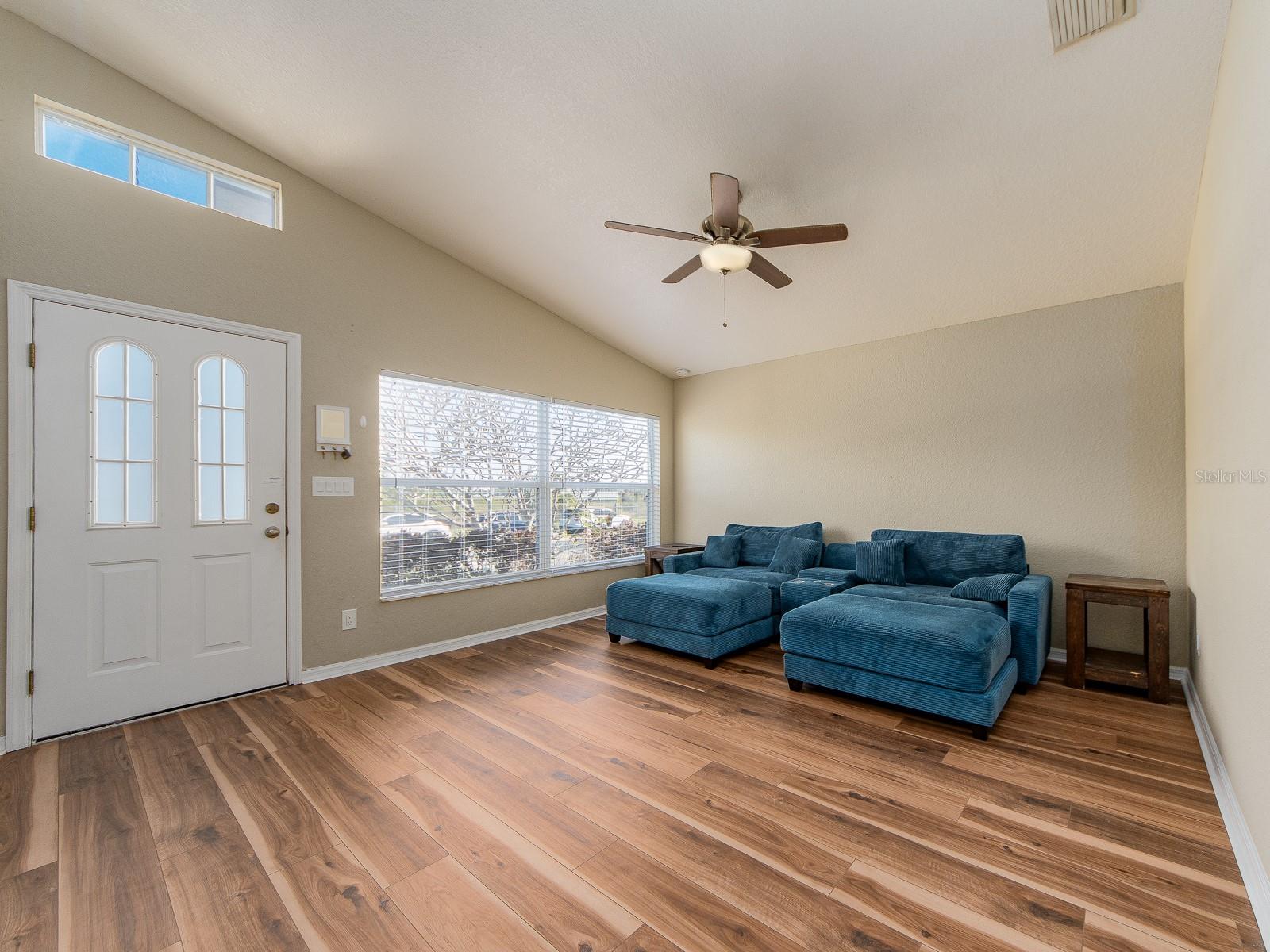 Image 8 of 34 For 15838 49th St N