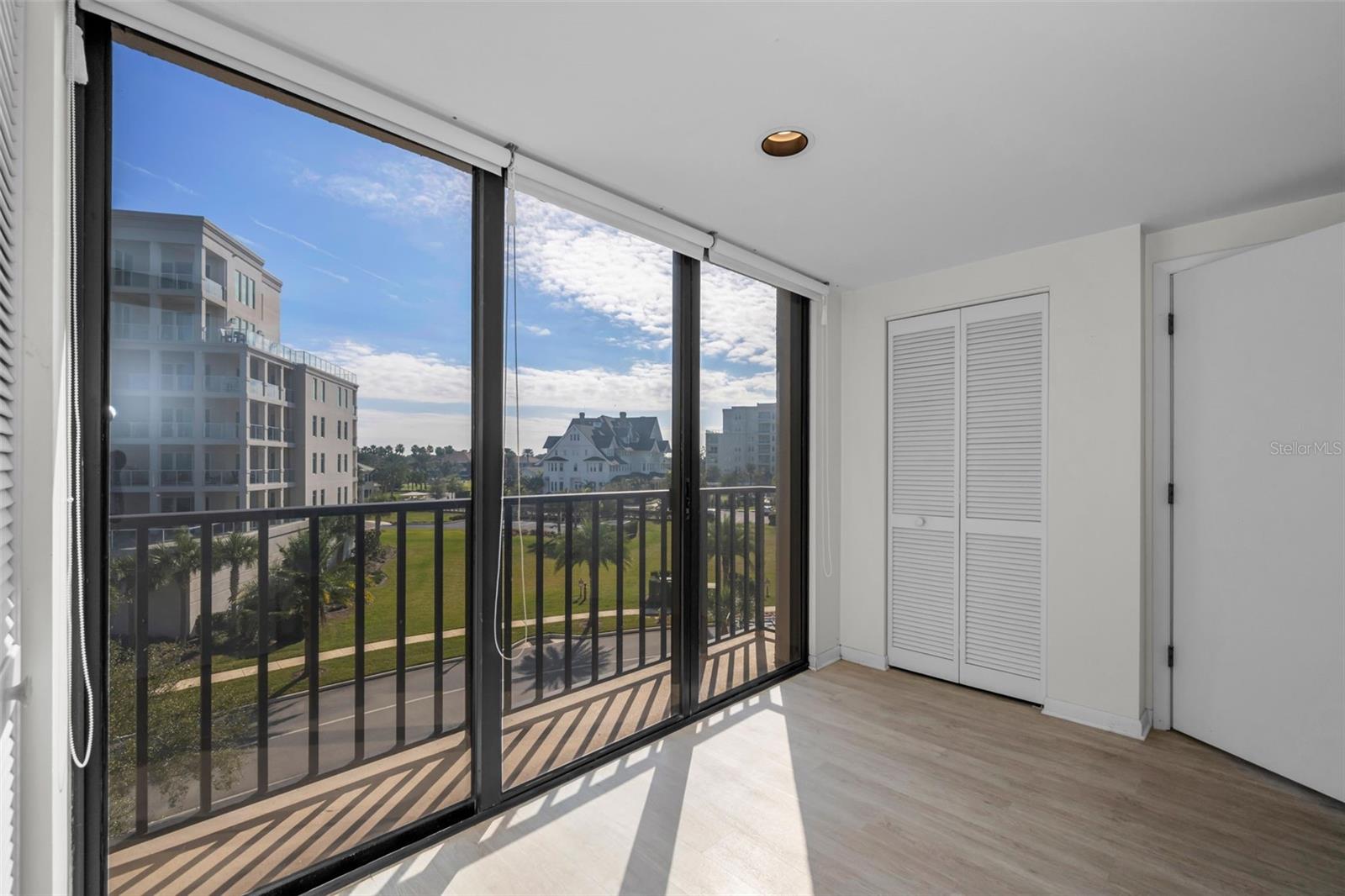 Image 16 of 57 For 150 Belleview Boulevard 503