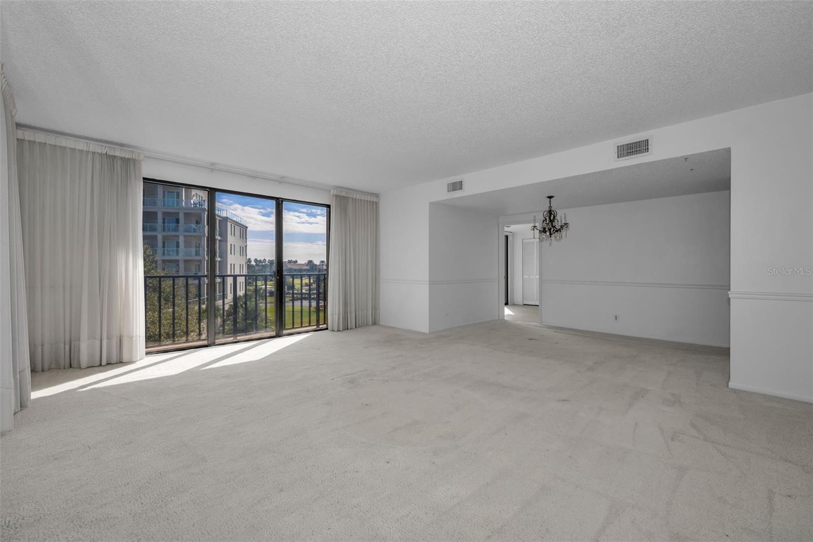 Image 22 of 57 For 150 Belleview Boulevard 503