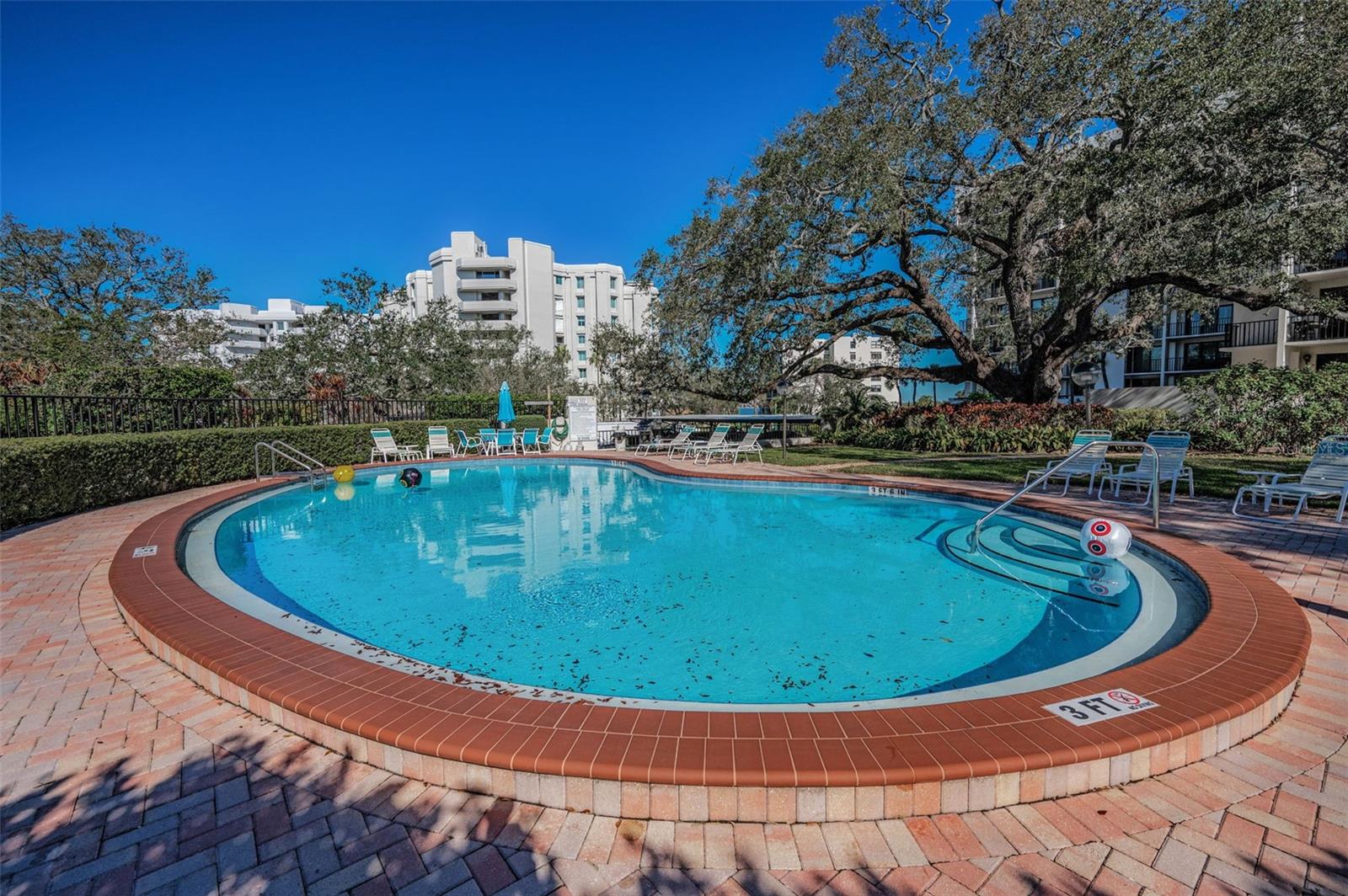 Image 42 of 57 For 150 Belleview Boulevard 503