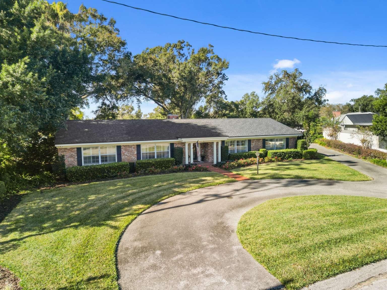 Image 2 of 34 For 5 Peachtree Lane Se