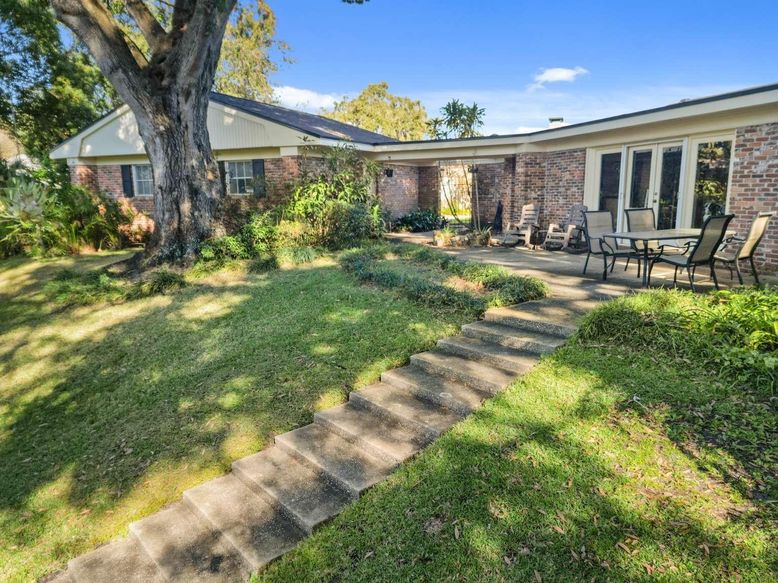 Image 6 of 34 For 5 Peachtree Lane Se