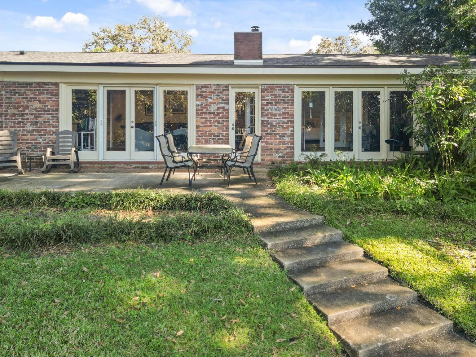 Image 8 of 34 For 5 Peachtree Lane Se