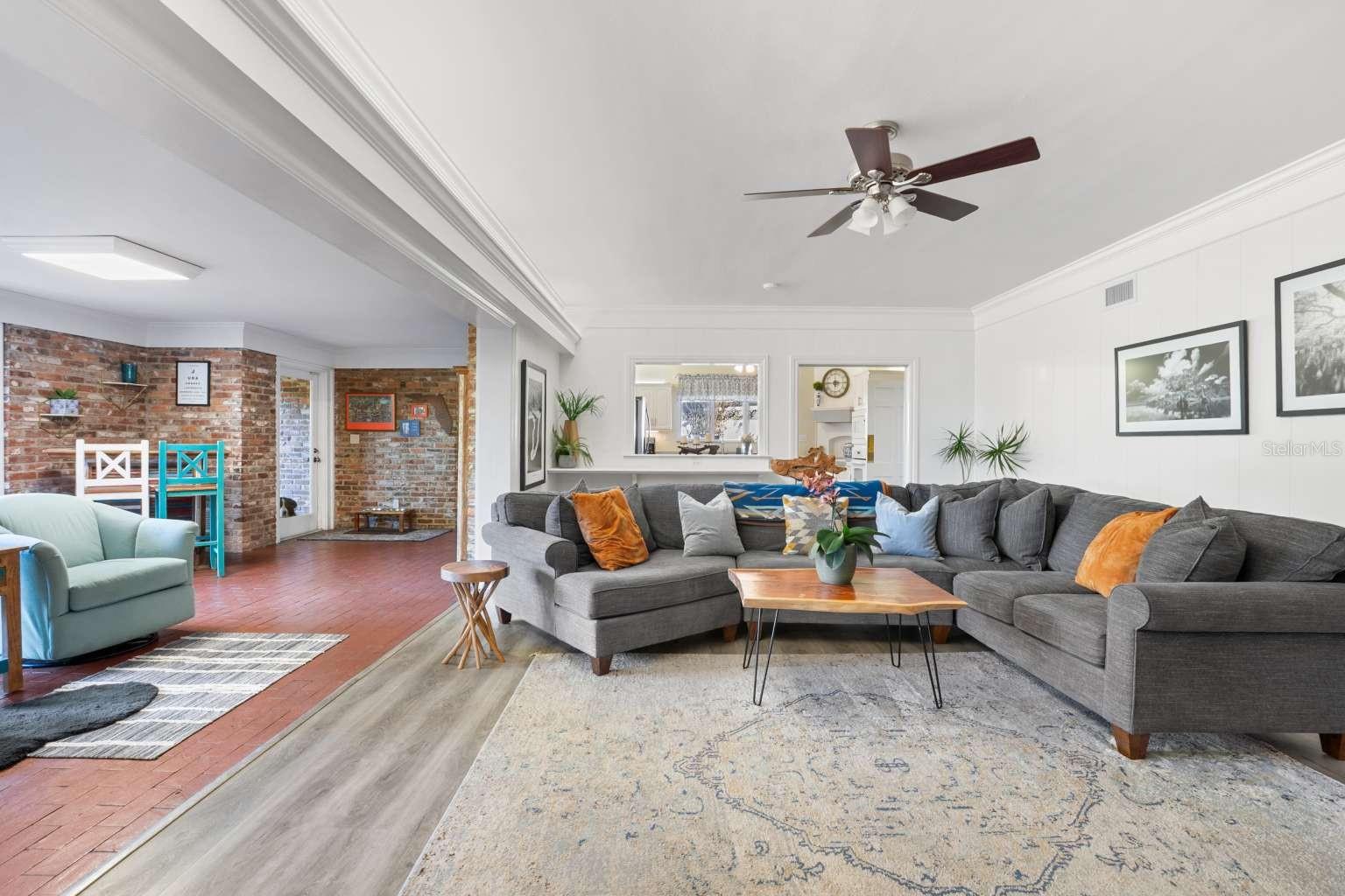 Image 9 of 34 For 5 Peachtree Lane Se