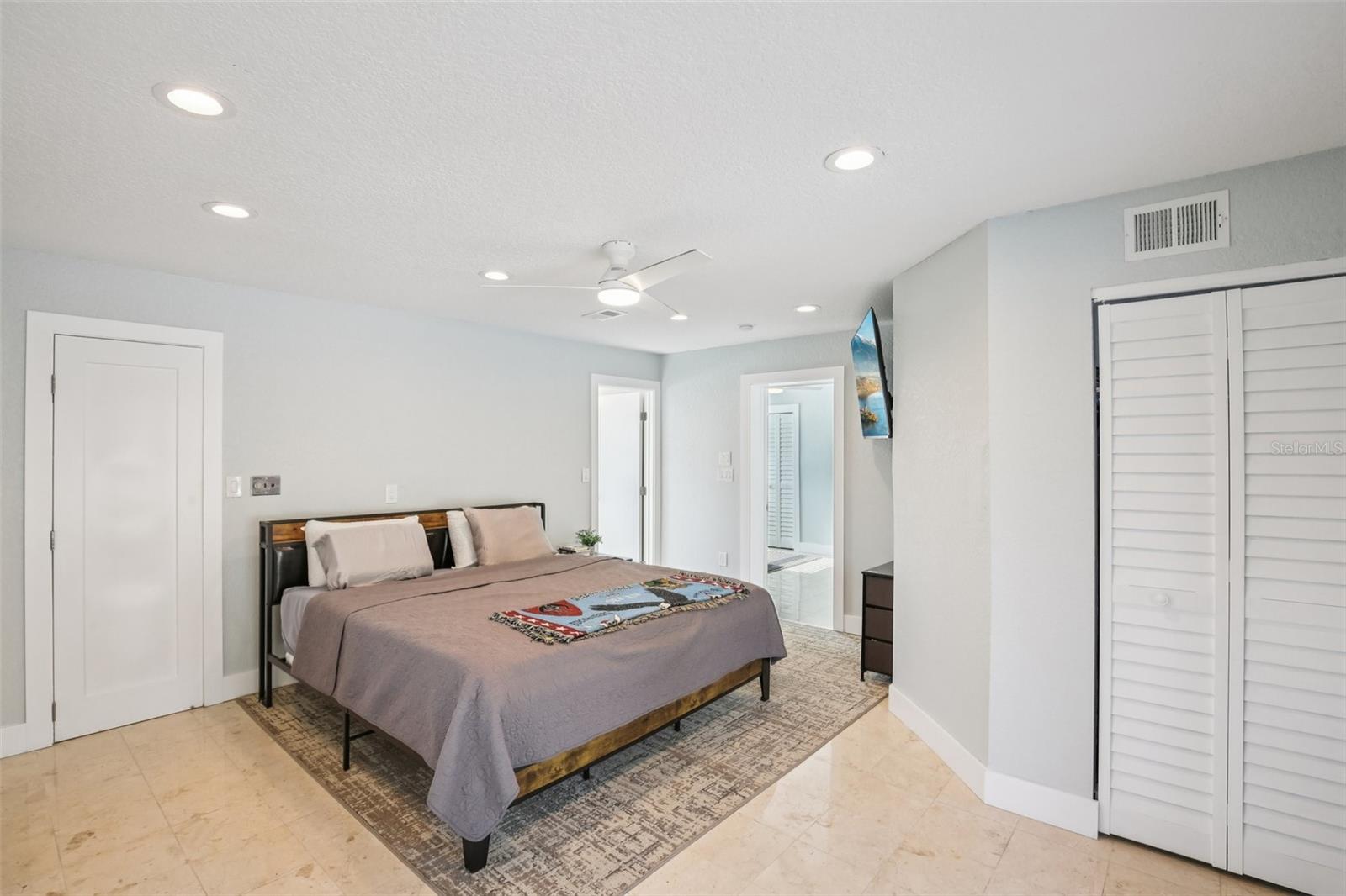 Image 30 of 54 For 5467 Bayou Grande Boulevard Ne