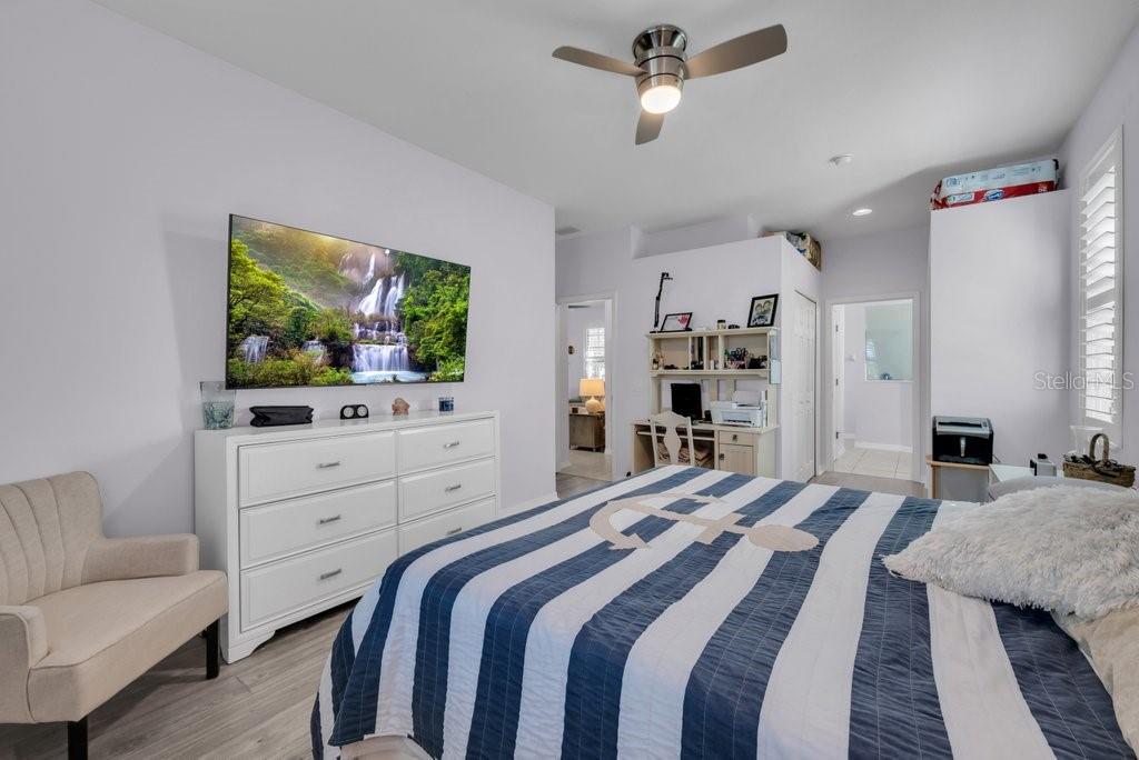 Image 15 of 35 For 12847 24th Street Circle E