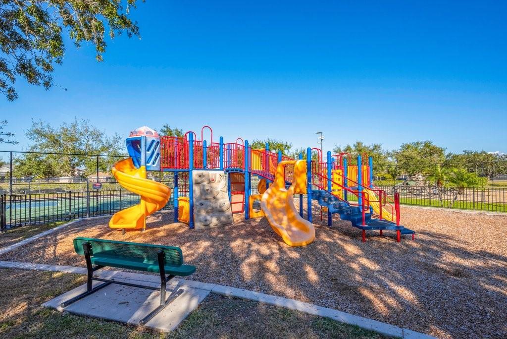 Image 32 of 35 For 12847 24th Street Circle E