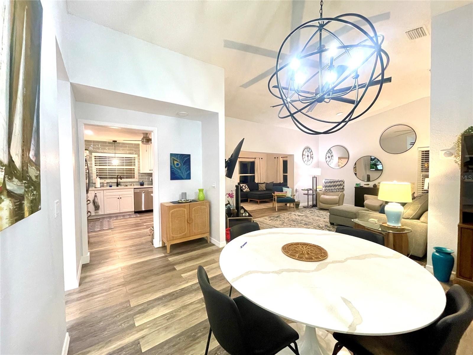 Image 2 of 45 For 209 Persimmon Street 209