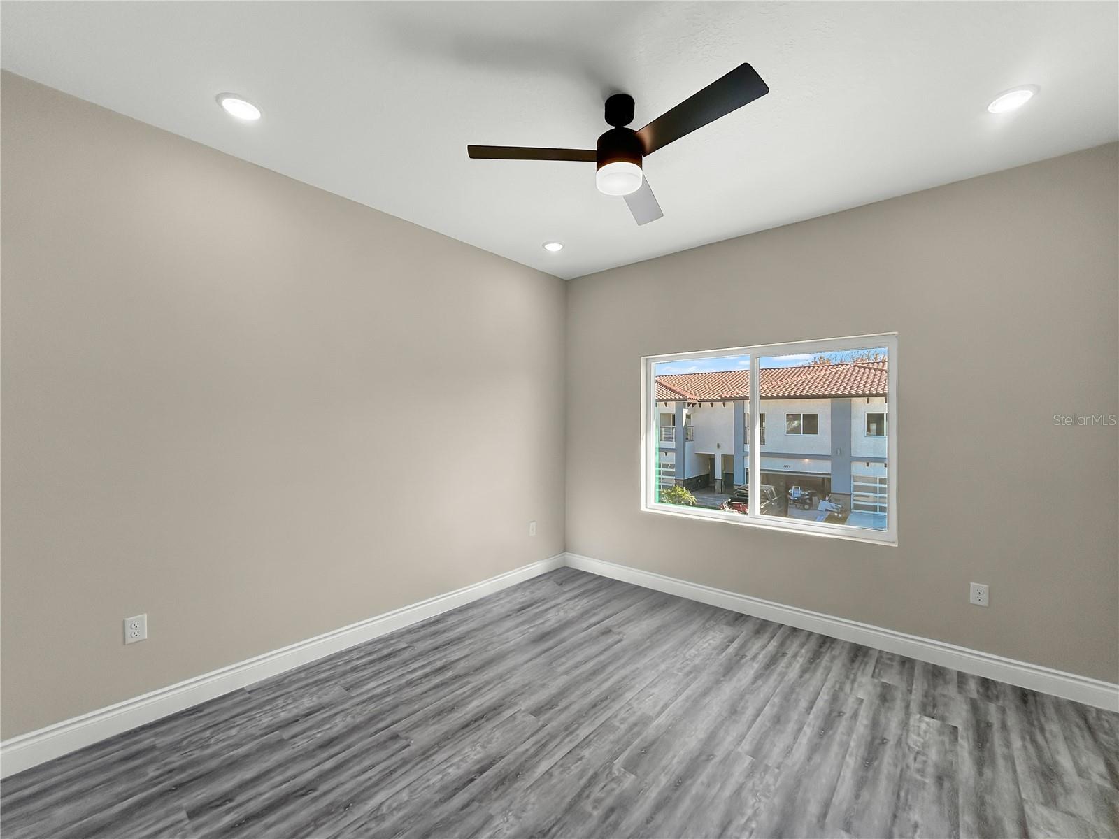 Image 27 of 35 For 1806 Brentwood Court