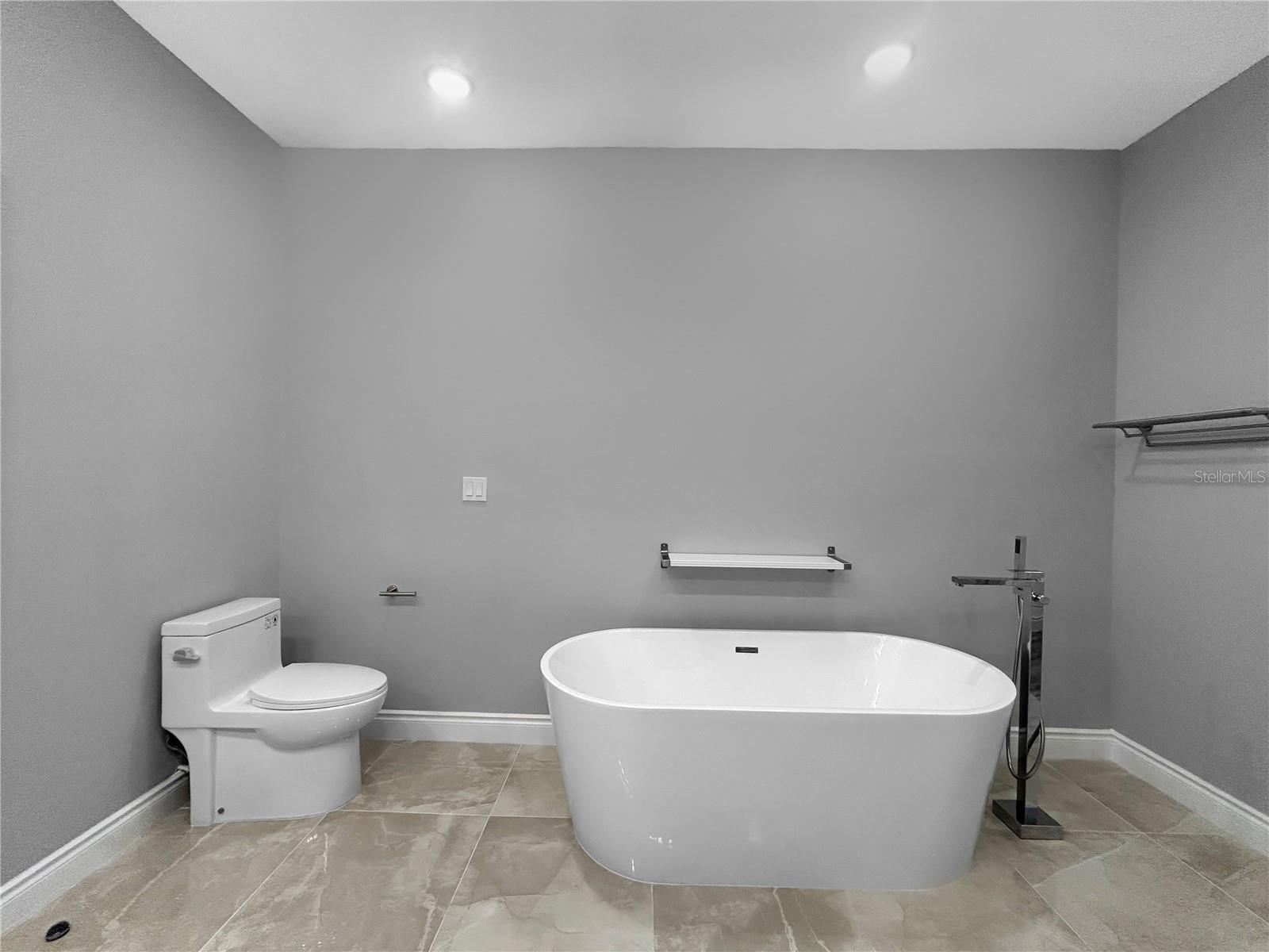 Image 32 of 35 For 1806 Brentwood Court