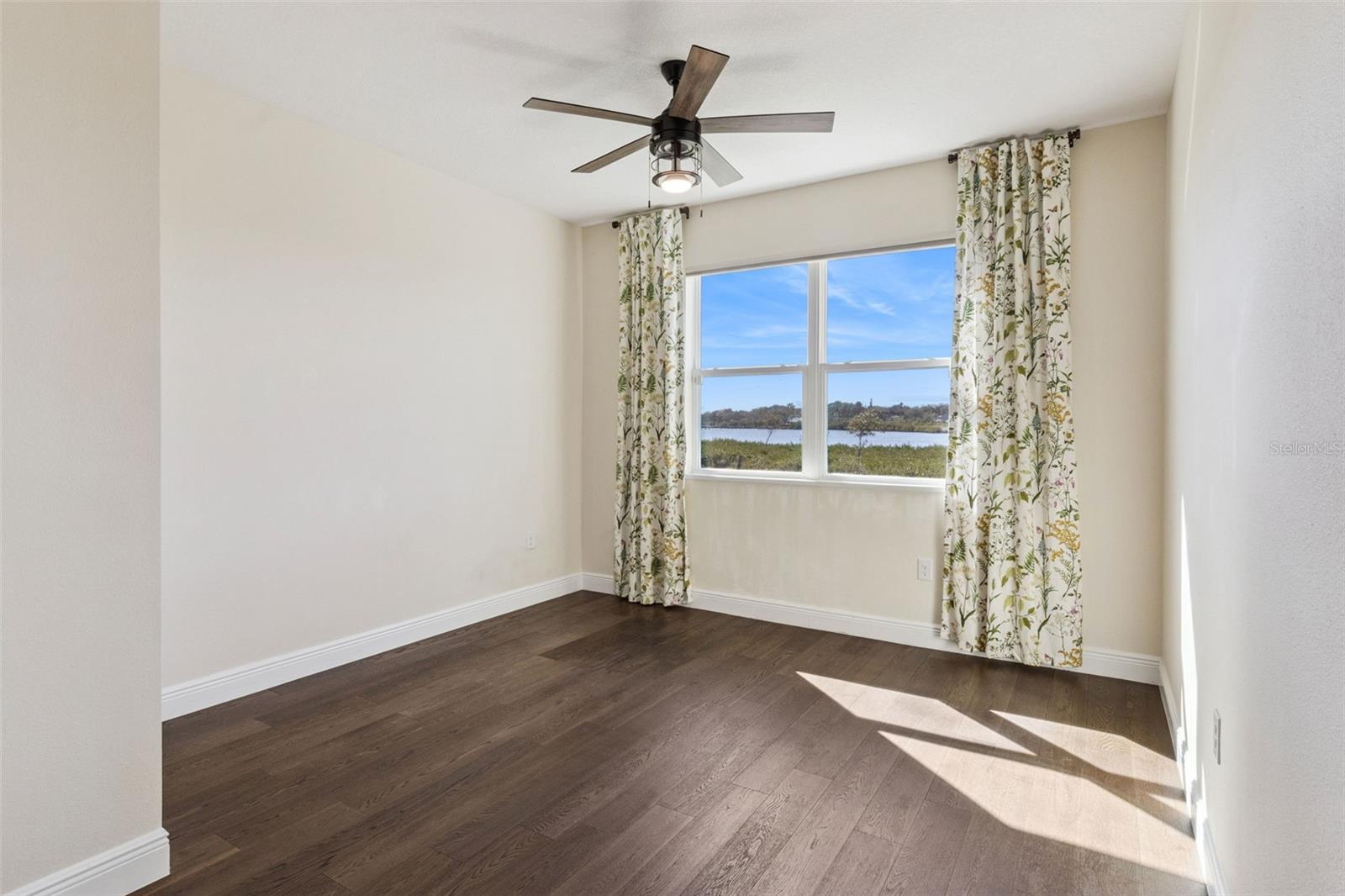 Image 15 of 50 For 9009 Palm Key Avenue