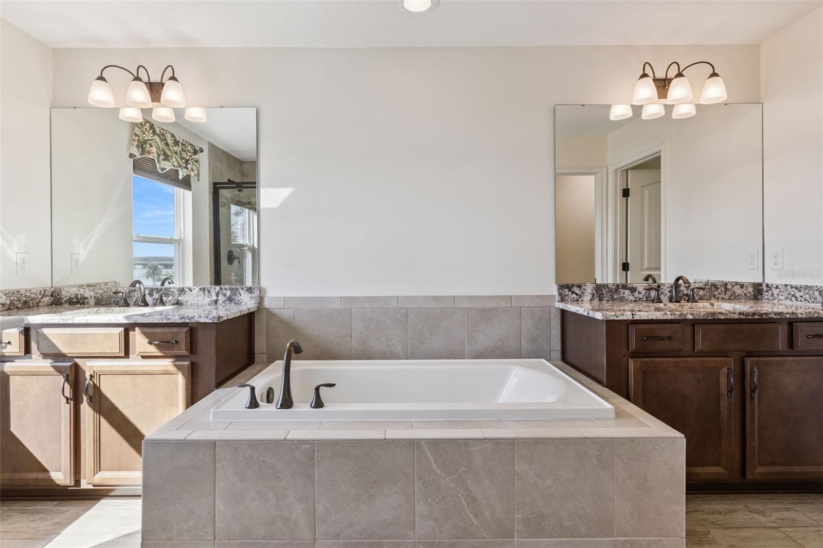 Image 27 of 50 For 9009 Palm Key Avenue