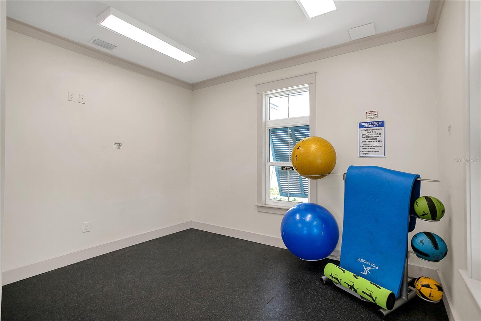 Image 42 of 50 For 9009 Palm Key Avenue