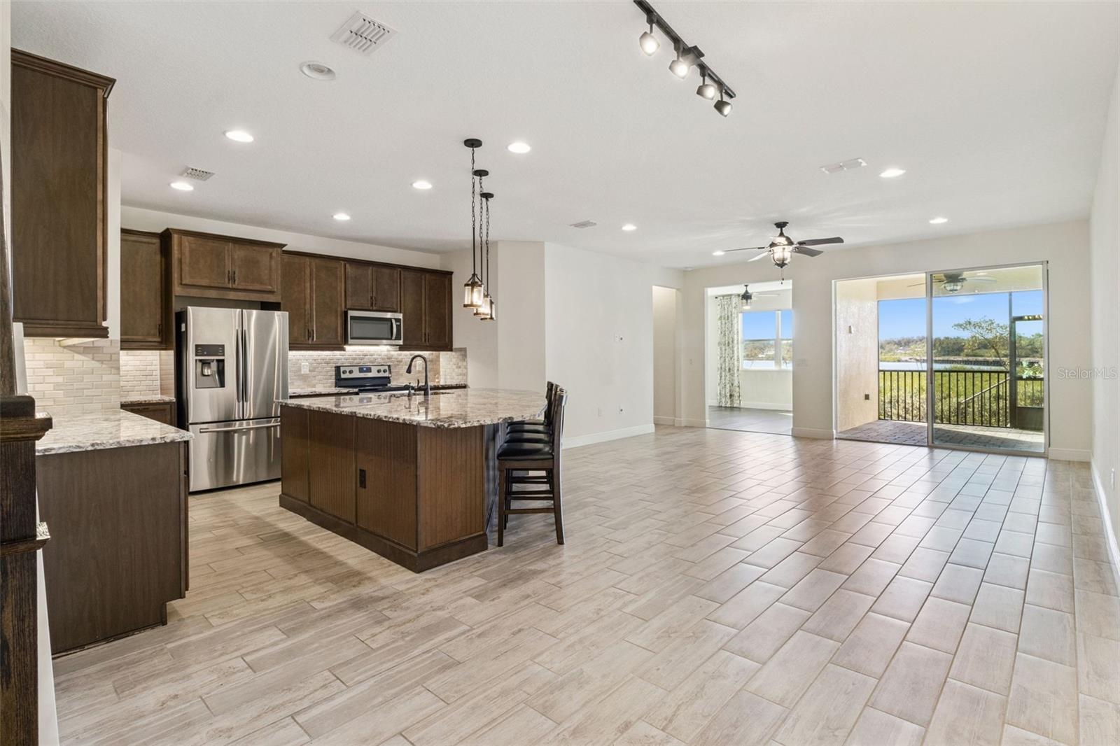 Image 5 of 50 For 9009 Palm Key Avenue