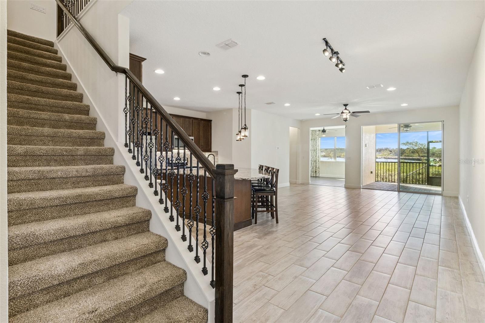 Image 9 of 50 For 9009 Palm Key Avenue