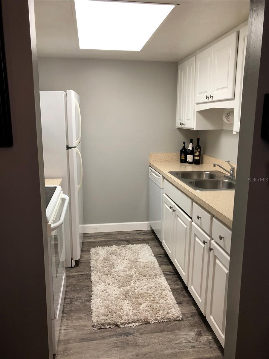 Image 18 of 21 For 4611 North B Street 236