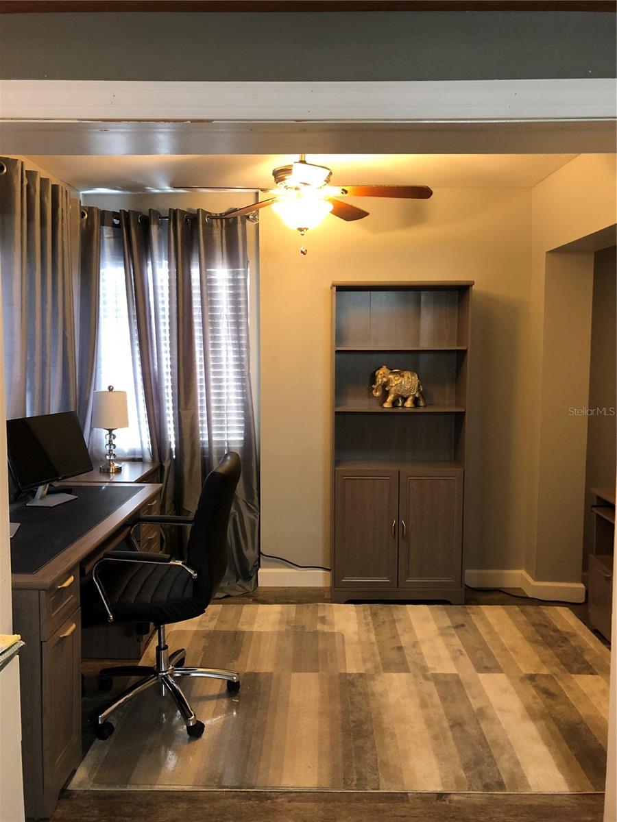 Image 5 of 21 For 4611 North B Street 236