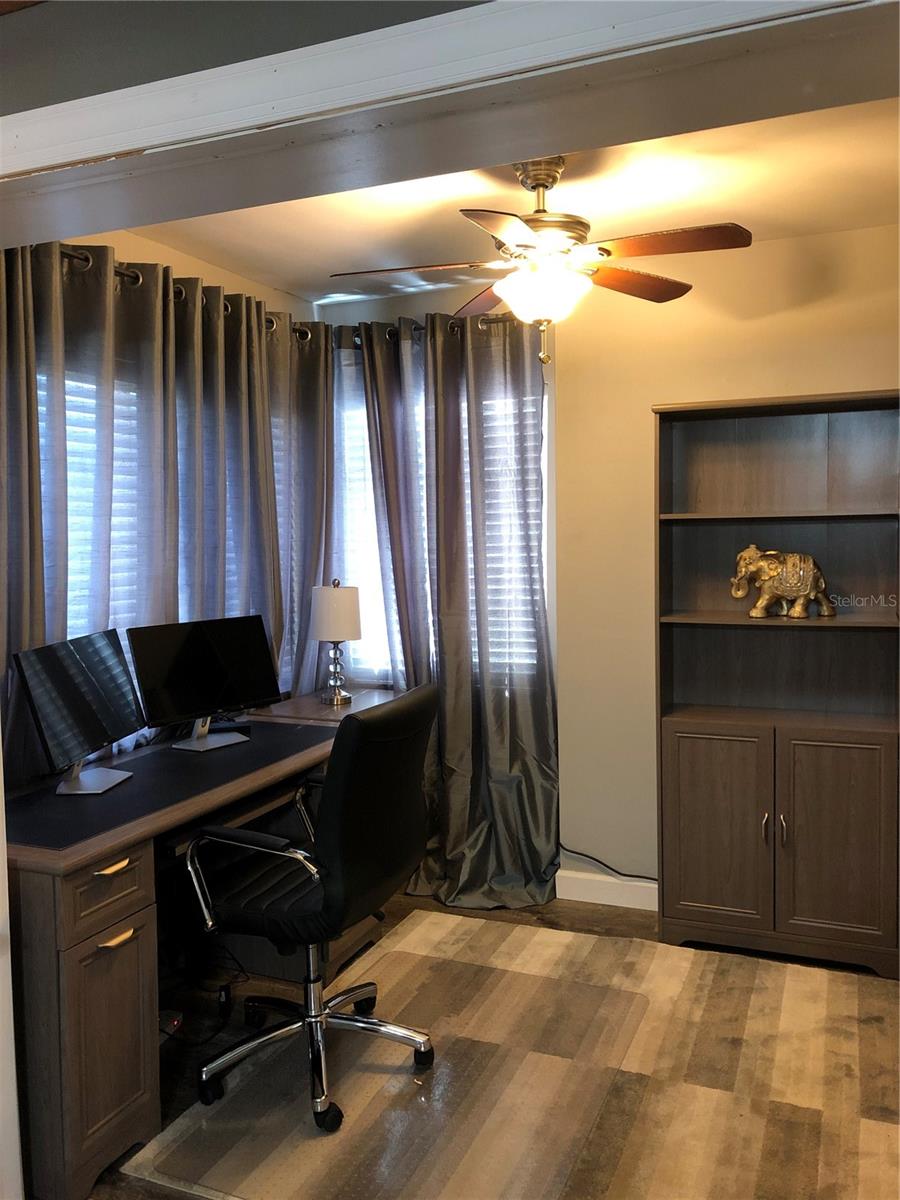 Image 7 of 21 For 4611 North B Street 236