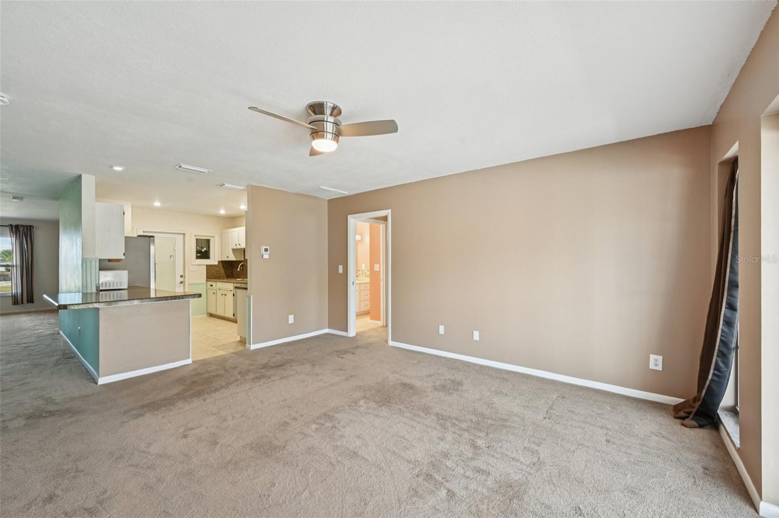 Image 14 of 54 For 332 Club Manor Drive