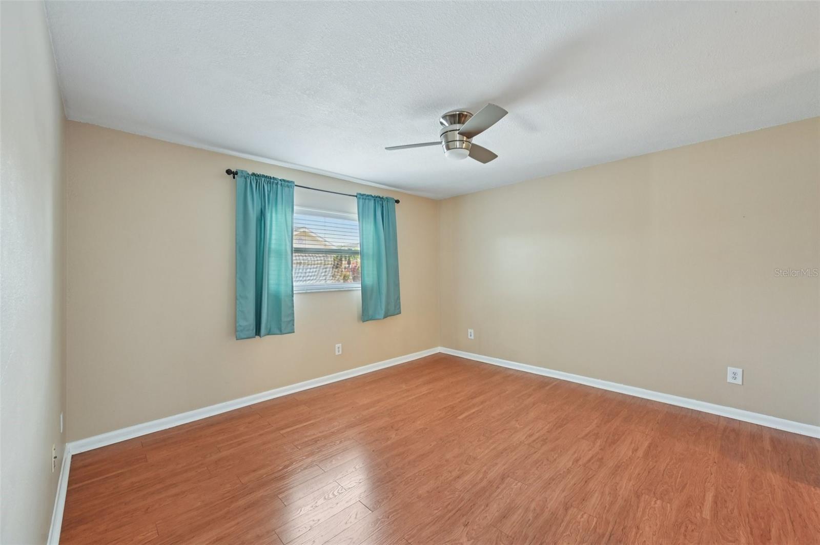 Image 17 of 54 For 332 Club Manor Drive