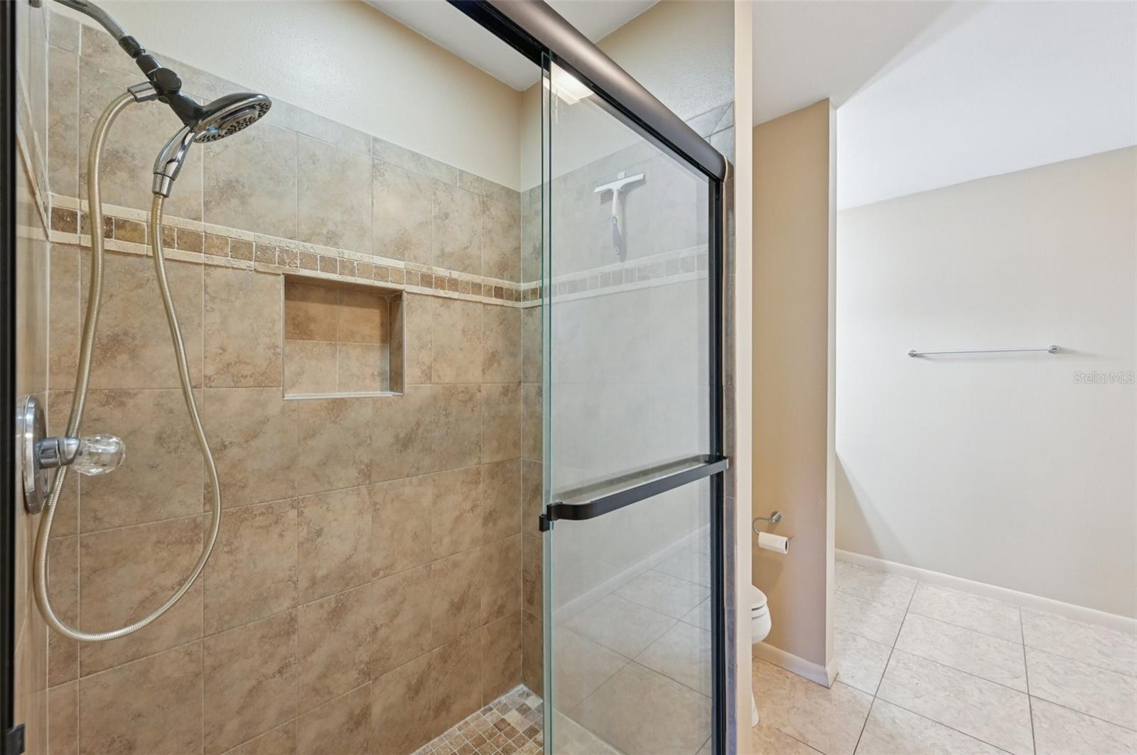 Image 21 of 54 For 332 Club Manor Drive