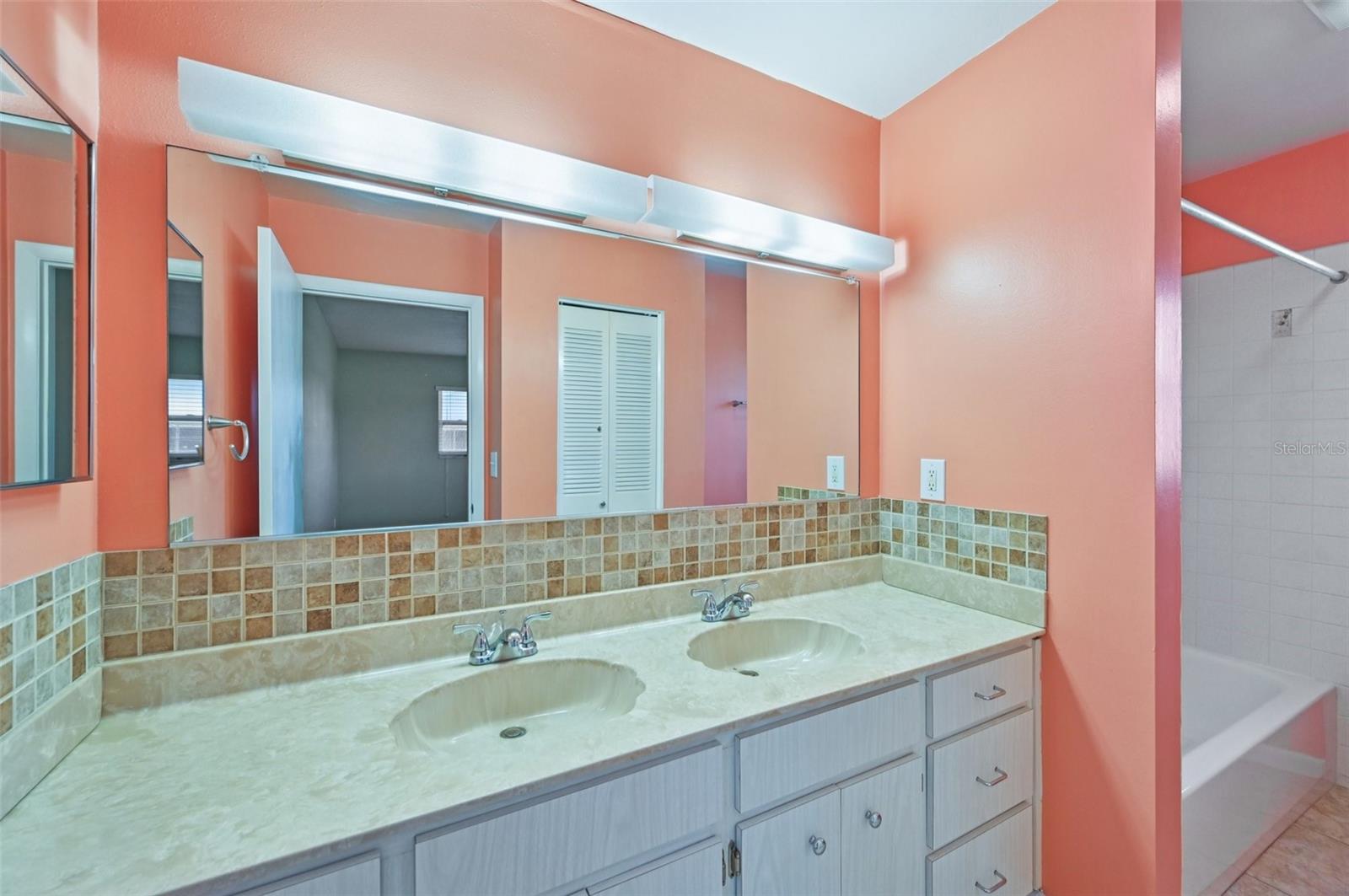 Image 25 of 54 For 332 Club Manor Drive