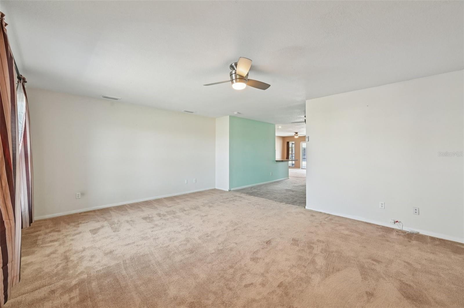 Image 5 of 54 For 332 Club Manor Drive