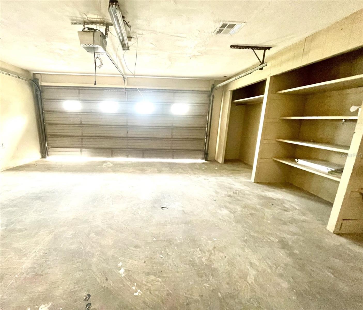 Listing photo id 14 for 102 Jefferson Street