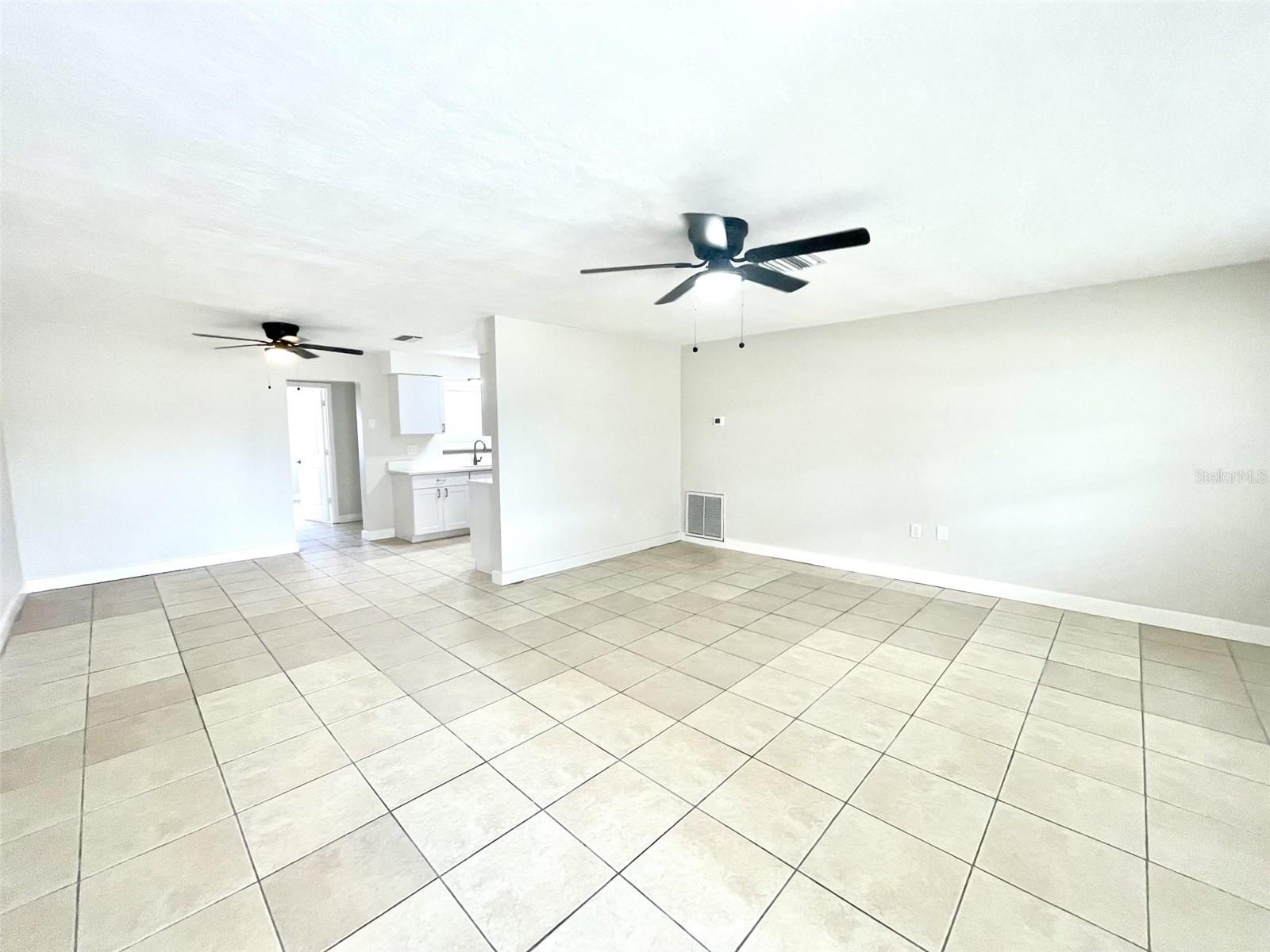 Listing photo id 2 for 102 Jefferson Street