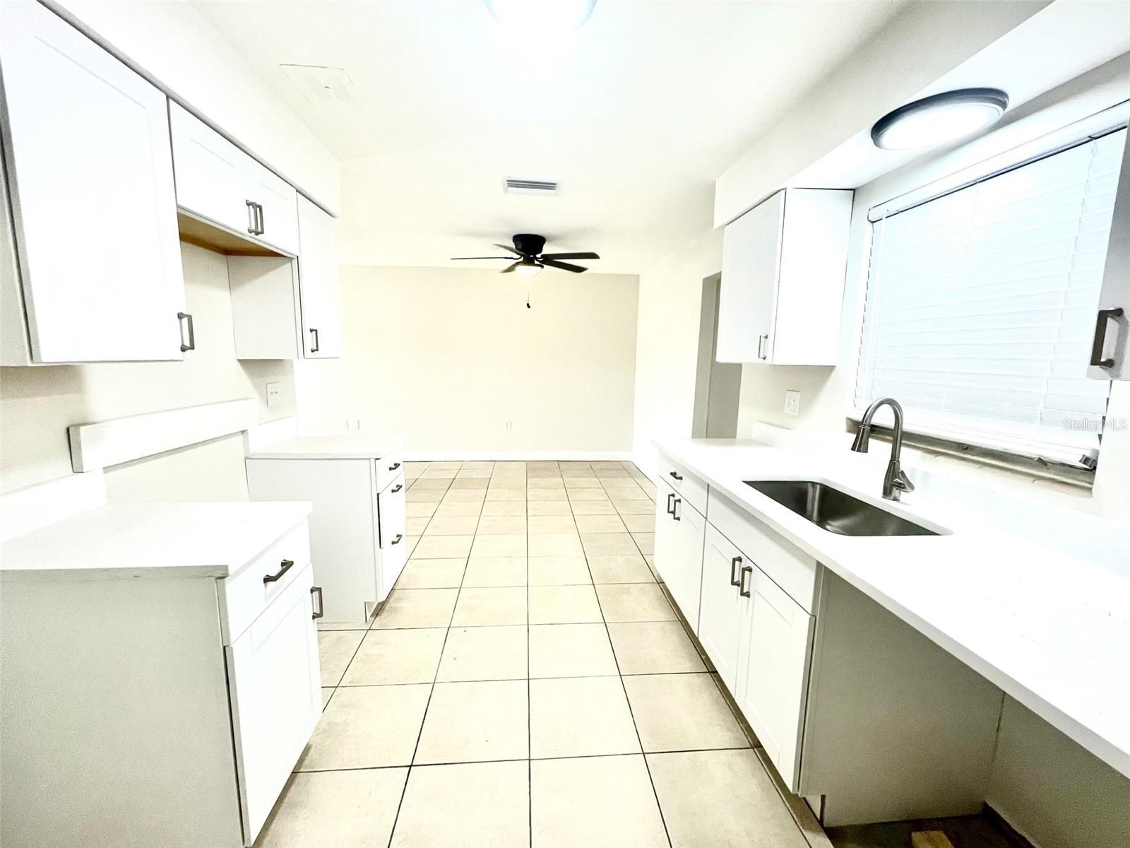 Listing photo id 4 for 102 Jefferson Street