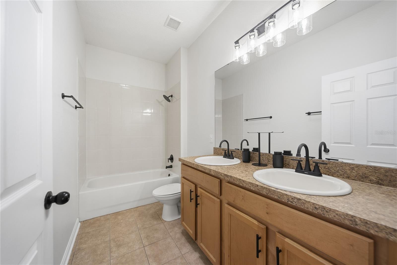 Image 18 of 40 For 26016 Singing Lark Court