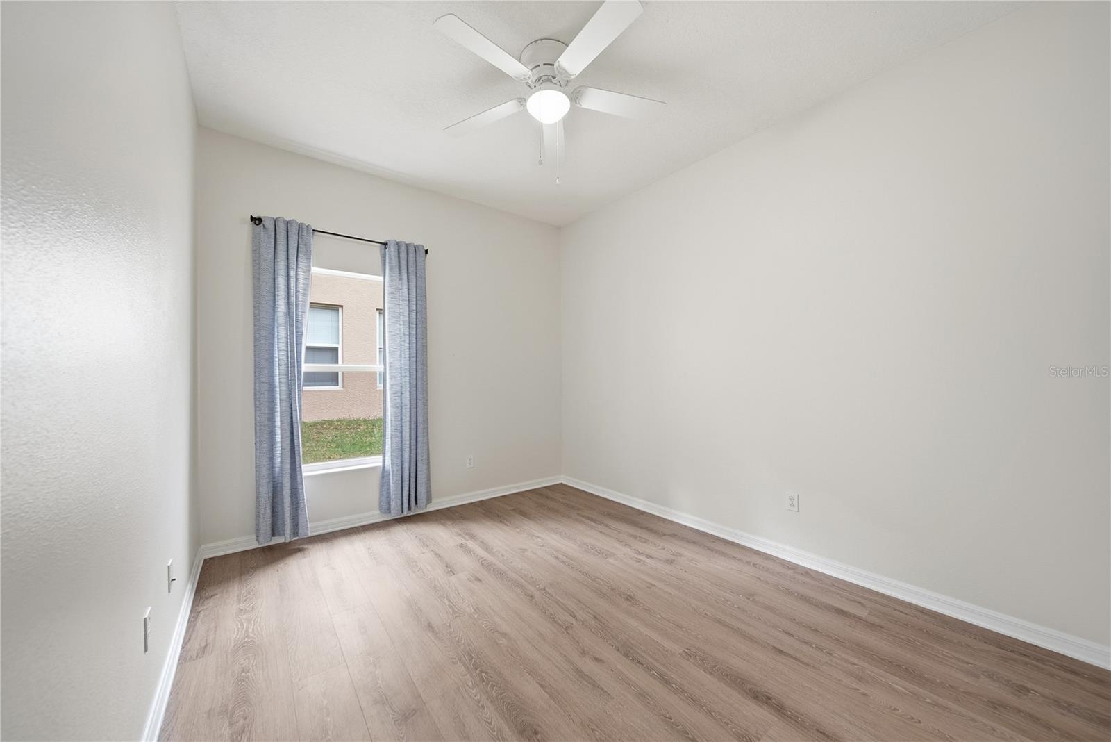 Image 19 of 40 For 26016 Singing Lark Court