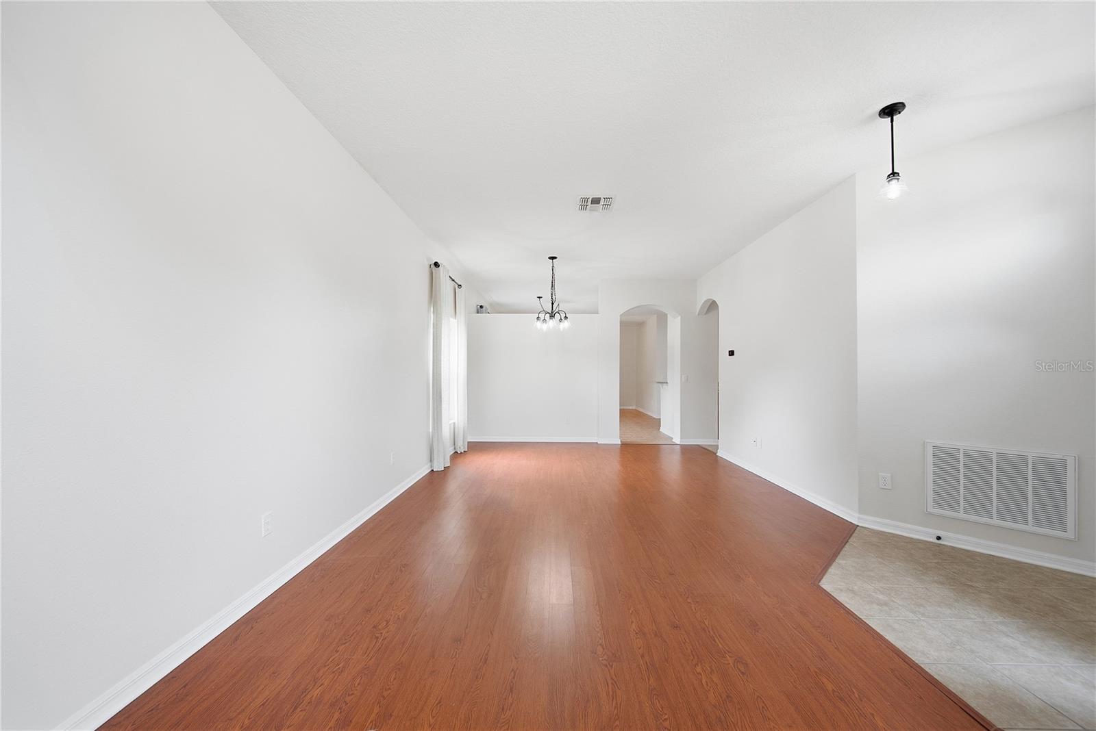 Image 25 of 40 For 26016 Singing Lark Court