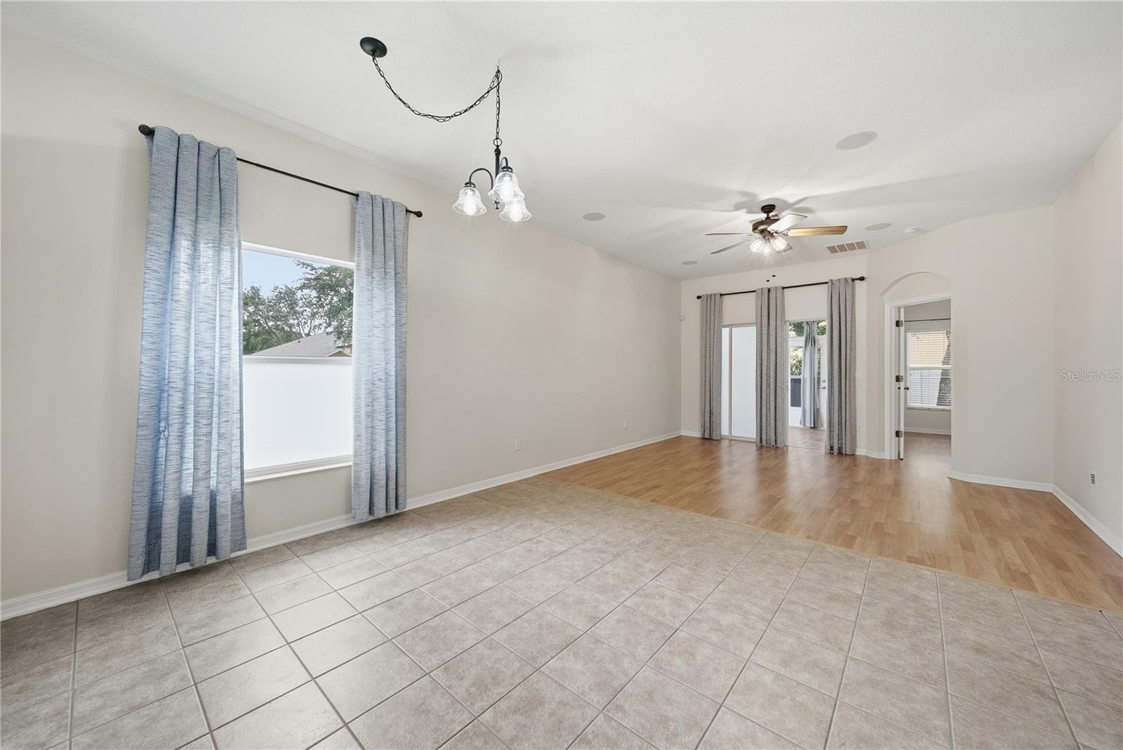 Image 27 of 40 For 26016 Singing Lark Court