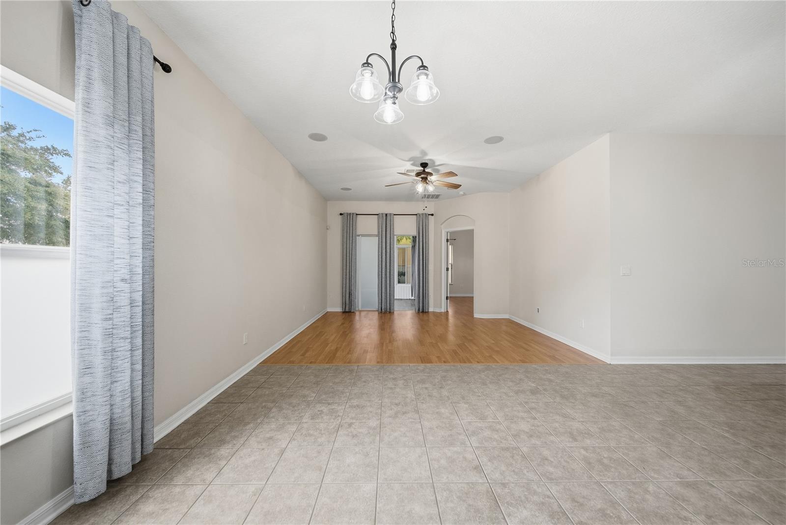 Image 28 of 40 For 26016 Singing Lark Court