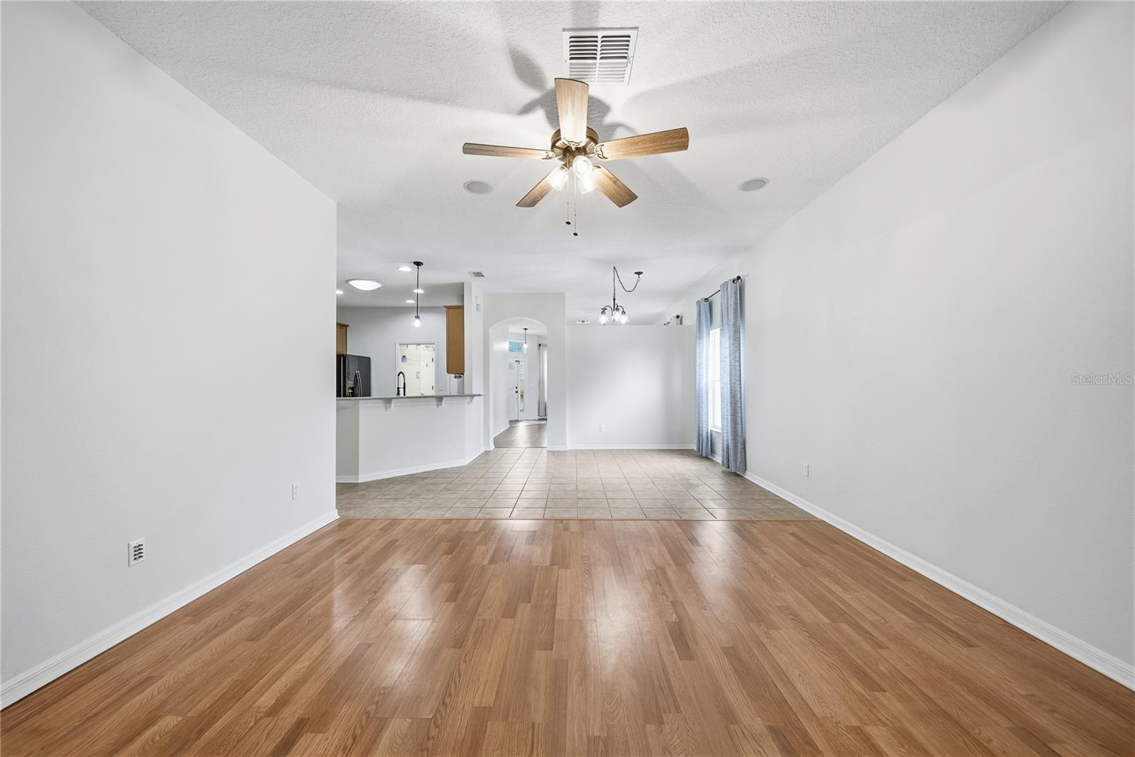 Image 29 of 40 For 26016 Singing Lark Court